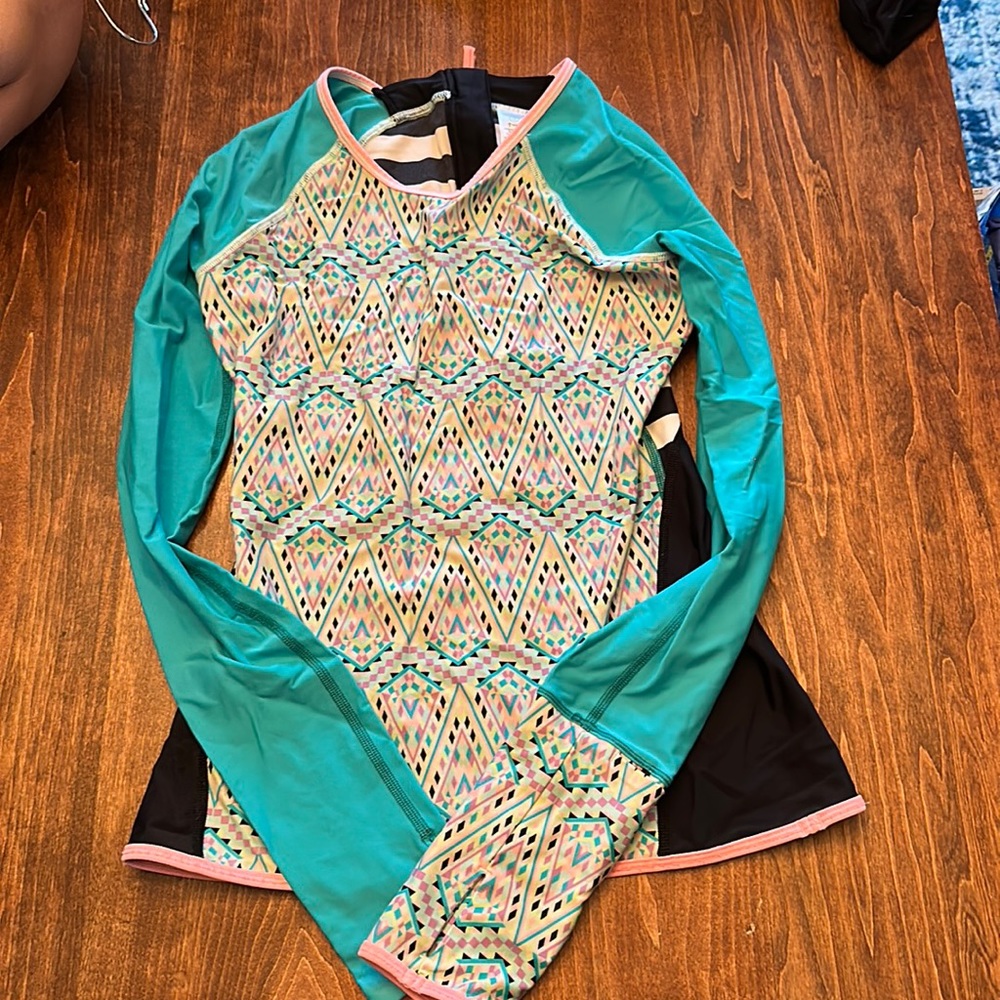 Girls Ivivva long sleeveswim shirt 12